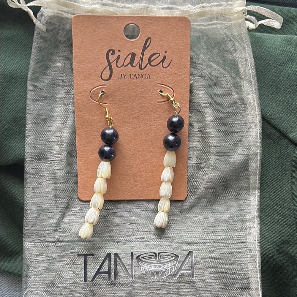 Faux pearl and pikake earrings